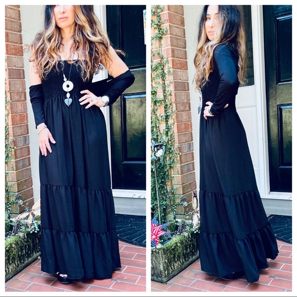 Must have Off -Shoulder Tiered Maxi dress - Picture 5 of 12